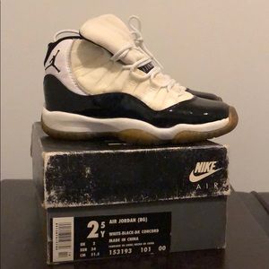 Vintage OG Air Jordan XI Concord size 2.5Y